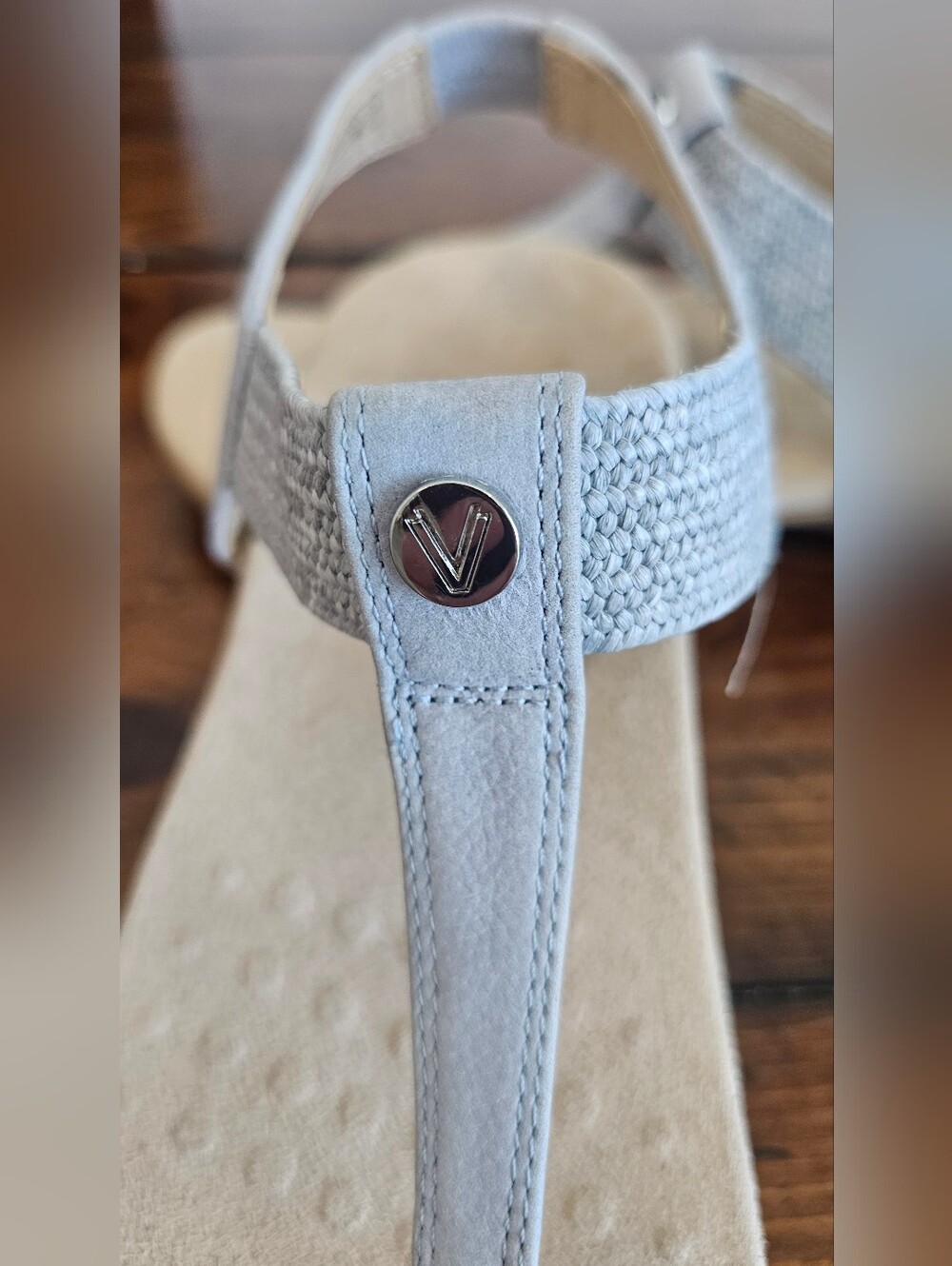 Vionic Women's Orthodic Blue & Tan Thong Leather Sandals w/V Logo Women's Sz 6.5 - Picture 5 of 10